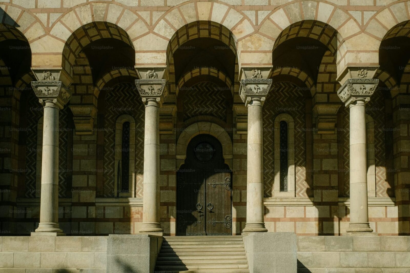 Romanesque Igreja de São Martinho de Cedofeita — Porto's oldest church